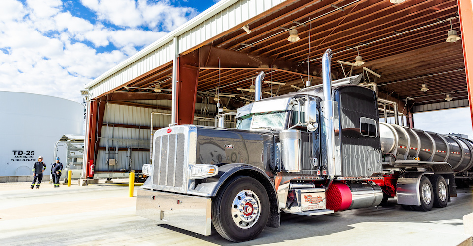 Semi truck unloading